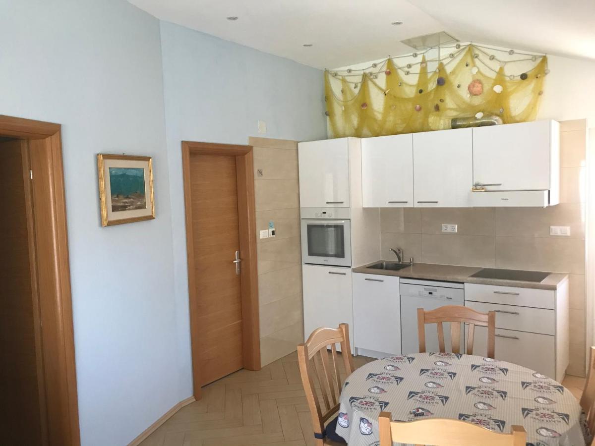 Apartment Klara Крк Екстер'єр фото