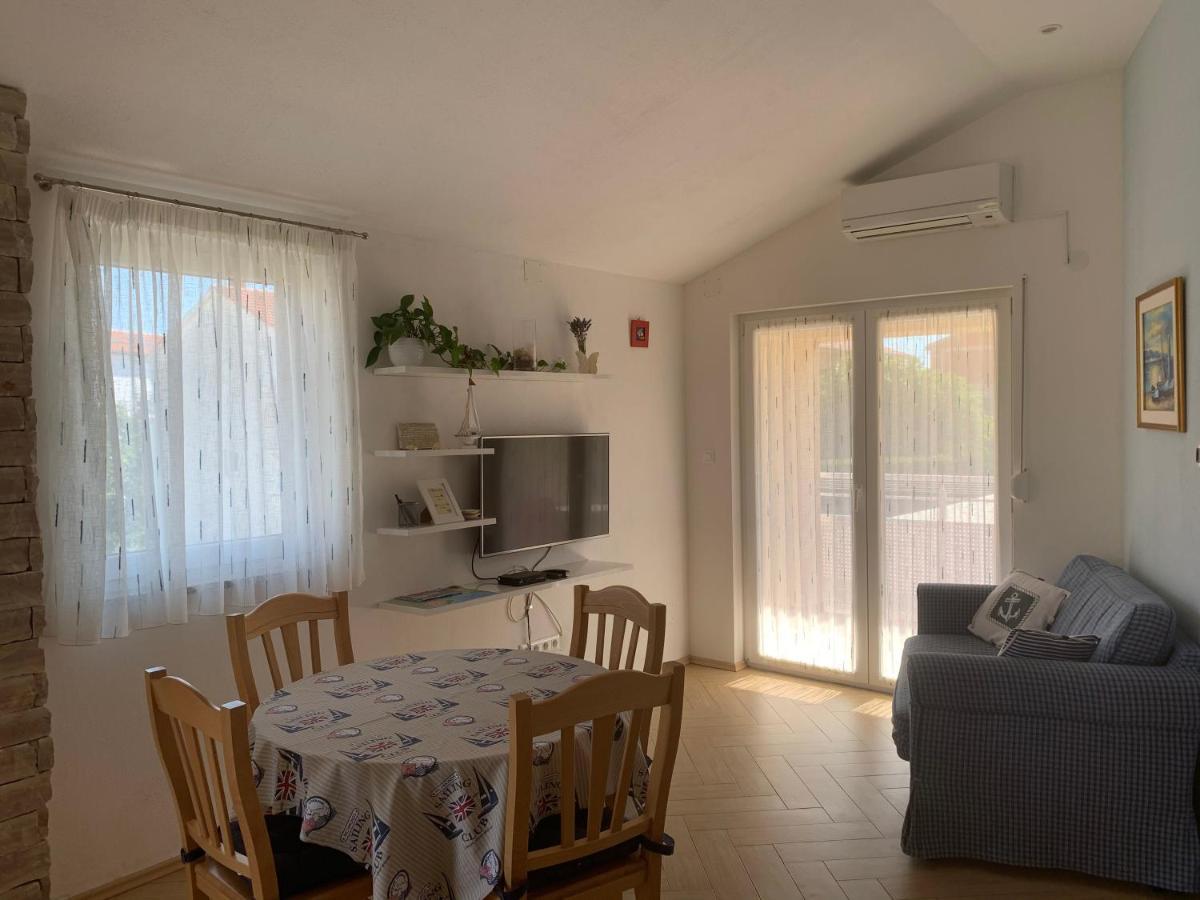 Apartment Klara Крк Екстер'єр фото