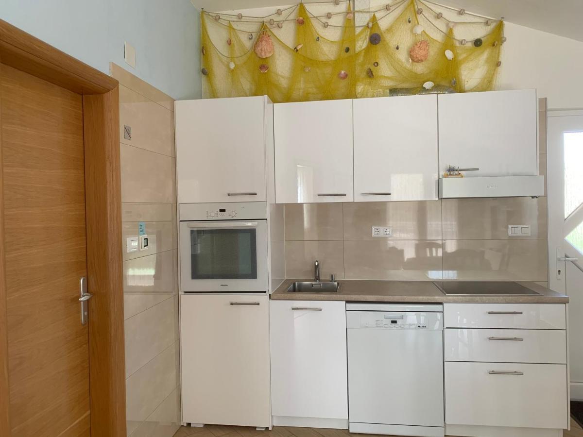 Apartment Klara Крк Екстер'єр фото